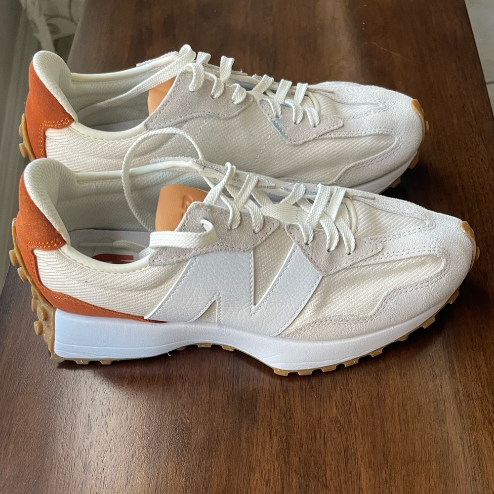 New Balance 327 Sneakers